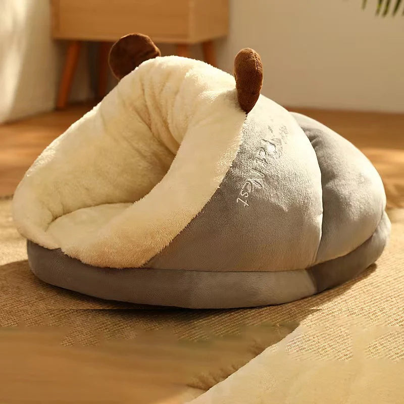 MADDEN Cozy Slipper-Shaped Pet Bed – Warm, Breathable, Washable & Foldable