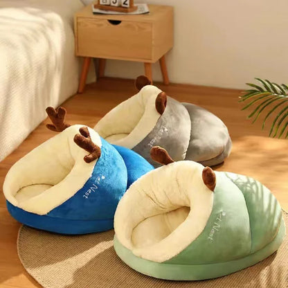 MADDEN Cozy Slipper-Shaped Pet Bed – Warm, Breathable, Washable & Foldable