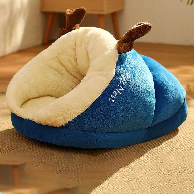 MADDEN Cozy Slipper-Shaped Pet Bed – Warm, Breathable, Washable & Foldable